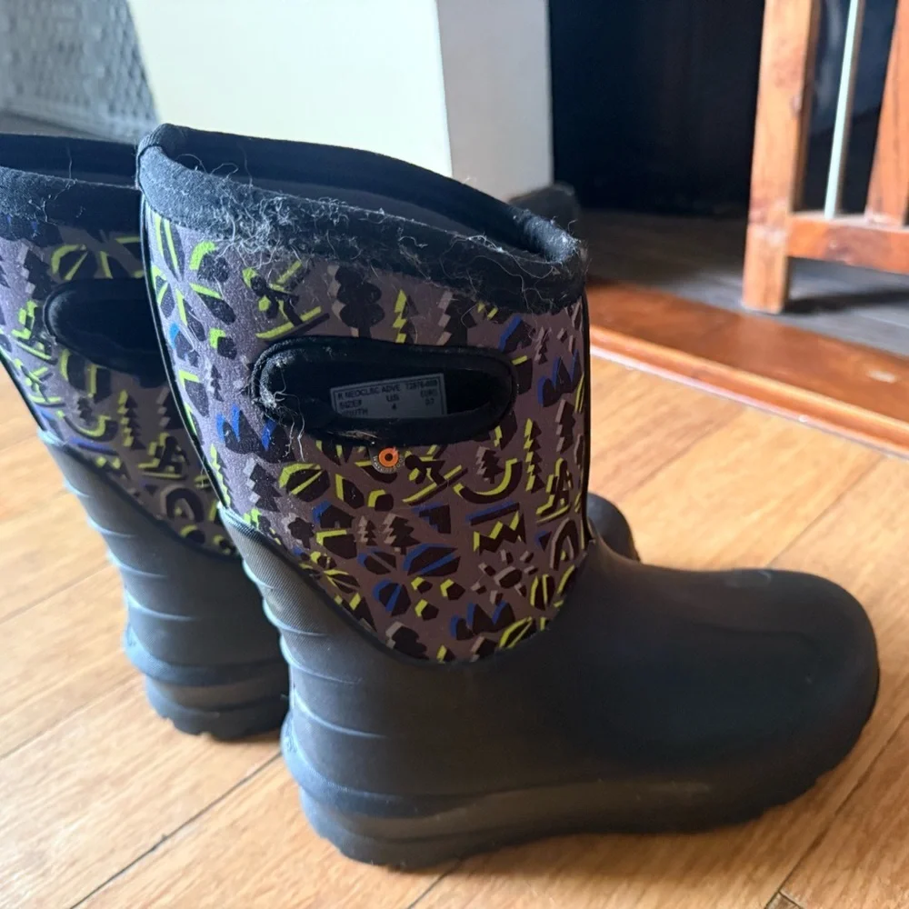 Bogs Kids' Neo-Classic Adventure waterproof rain boots in a black multi-pattern